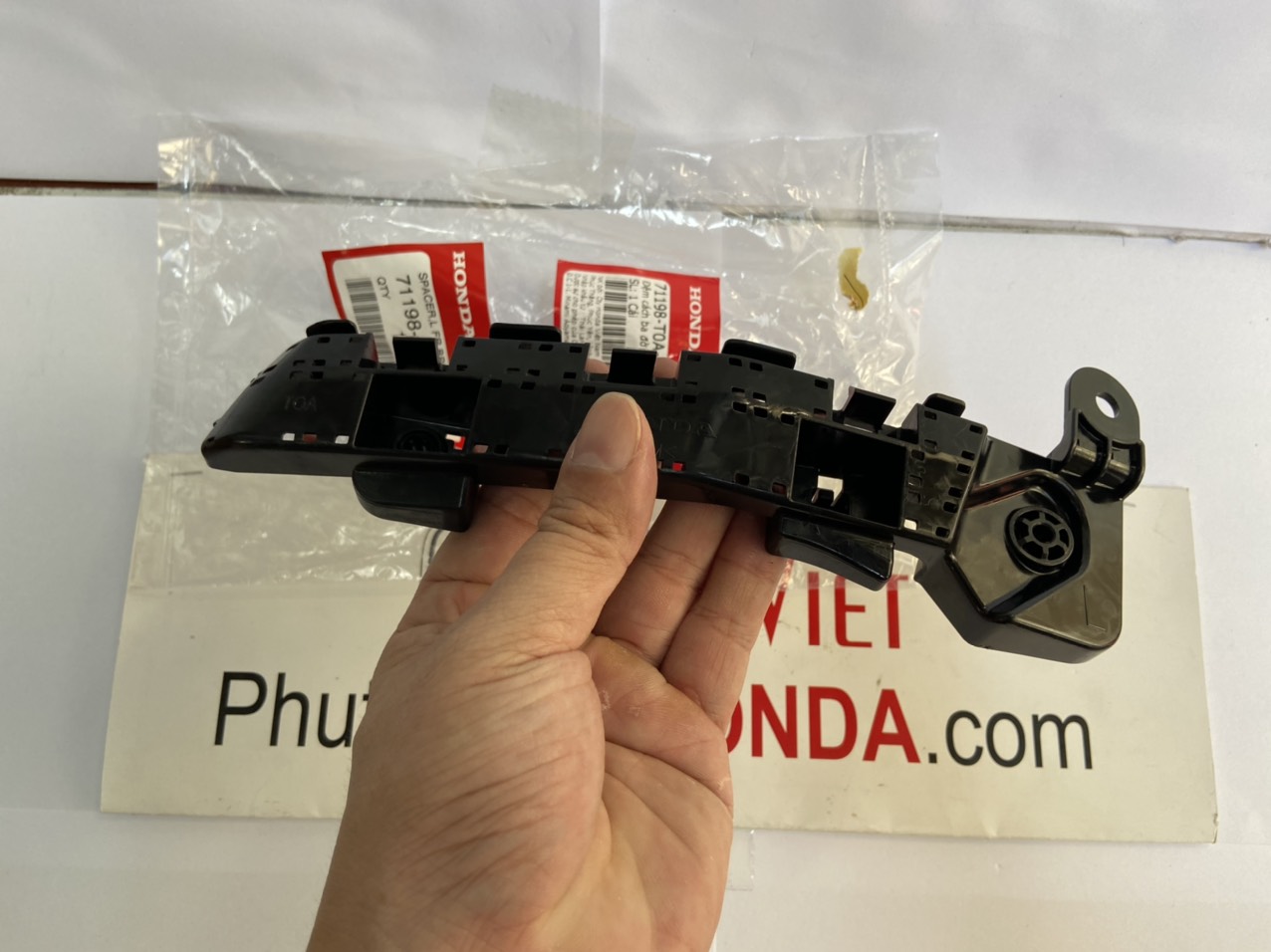 Cá cài cản trước xe Honda CRV 2013 đến 2017